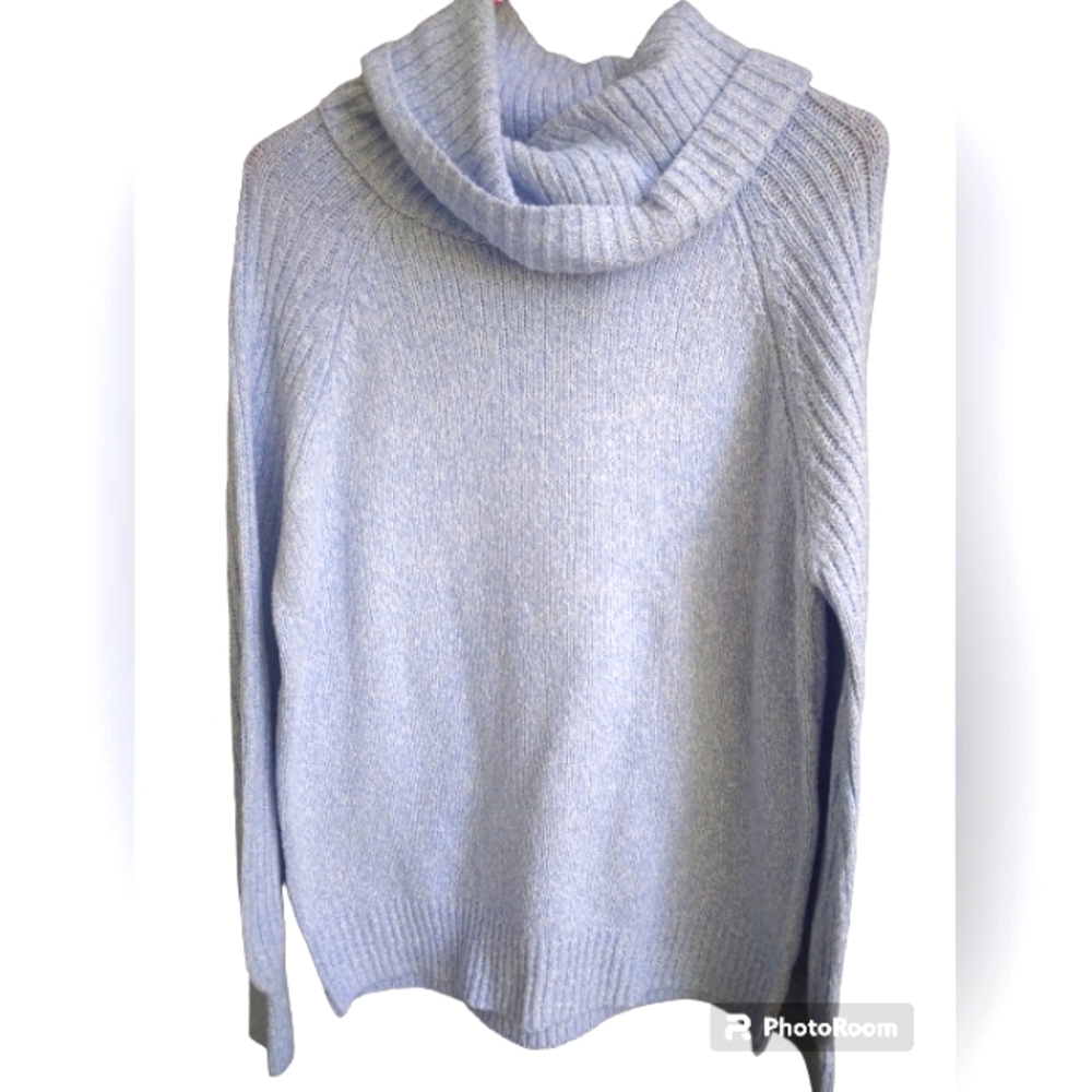 Nine West Women Turtleneck Sweater. Size Medium. Light Blue.